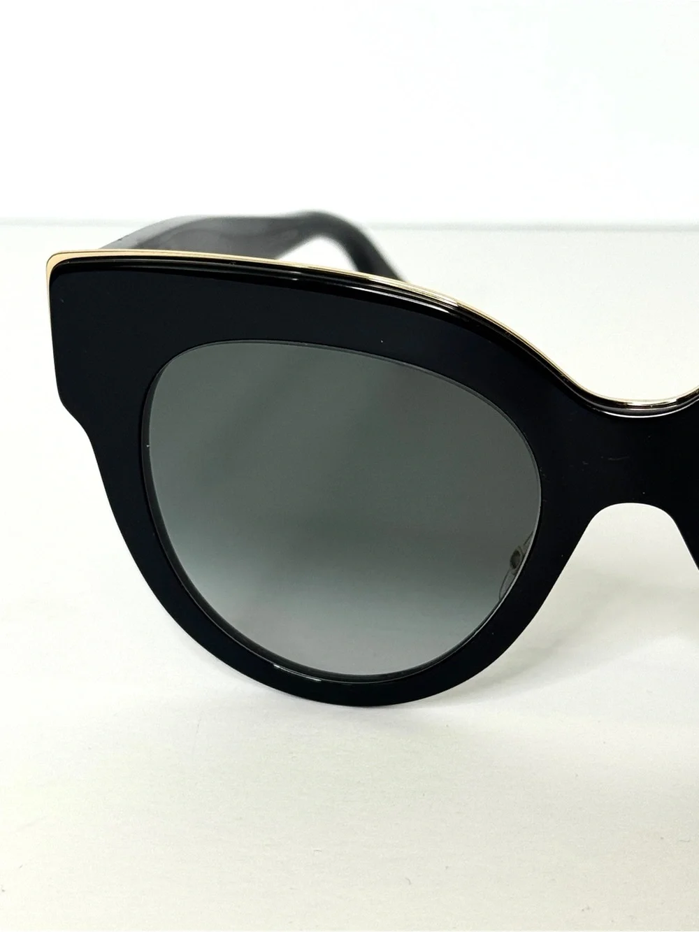 FENDI Sunglasses FF0360/G/S Oversized Cat Eye Black Gradient Gold Tone Accent